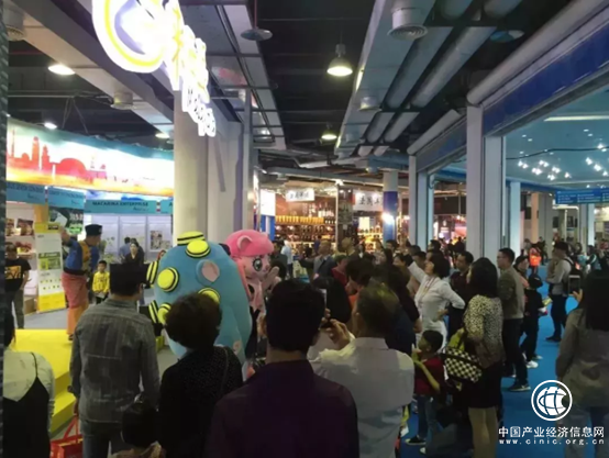 近日，石狮再一次火了！