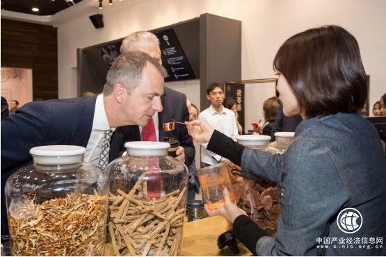 同仁堂健康本草咖啡亮相世园会：四国商会齐点赞