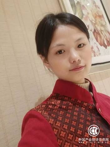 艾尼斯超级青年冯玉玲：从工厂流水线到时尚T台的逆袭