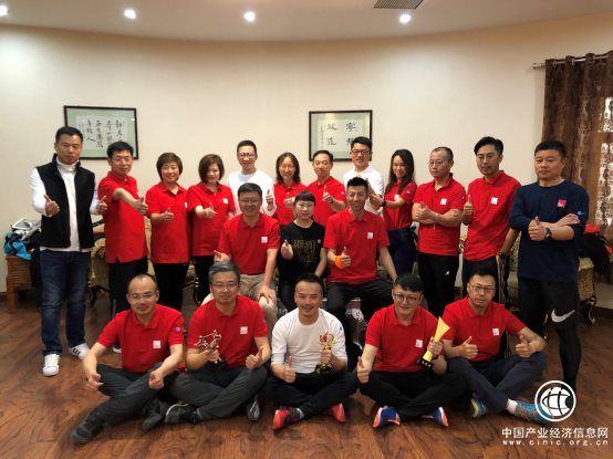 里昂商学院戈14创世云队凯旋归来，戈壁精神继续传承