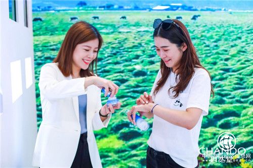 国货之光点亮双城，伽蓝JALA打造世界级中国品牌