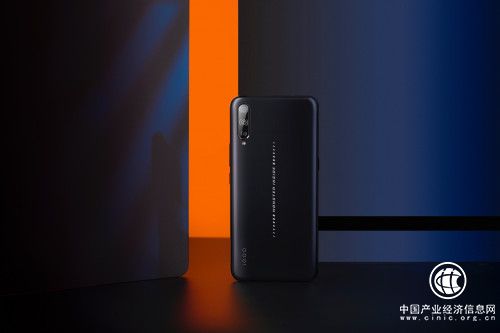 性能凶兽出笼 iQOO骑士黑硬核配置开售4298元