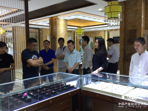 阿里巴巴总部考察团到访华周壹兰公司，考察“绿松石+电商”