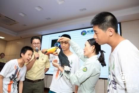 长隆珍稀动物破天荒“走”进广东实验中学