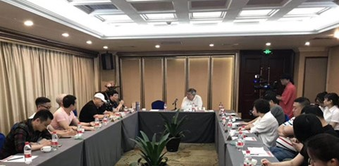 艺术家牛犇出演电影《远山凤凰》演绎藤茶致富大剧目