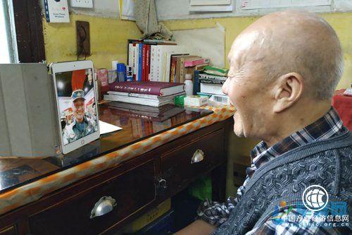 这“穿越时空”的对话，张富清对老连队官兵说了啥？