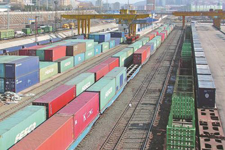 绥芬河海关助力中欧班列提速增效