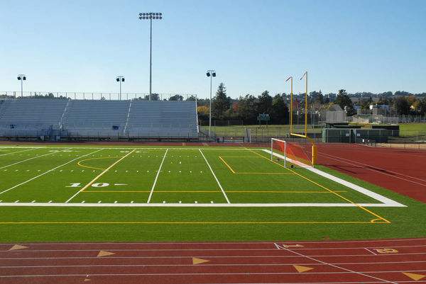 国家发改委：对若干示范城市新建社会足球场予以补助