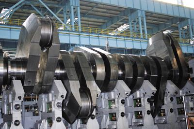 488吨！上海电气承制全球最重船用曲轴下线