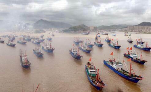 中国东海结束为期四个半月的伏季休渔，全面开渔