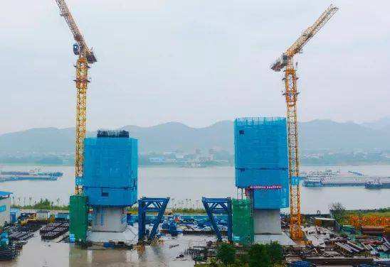 智能“造塔机”完成首秀 助推我国大型桥梁核心技术装备升级