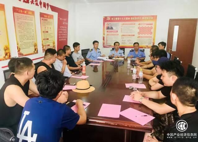 青岛市崂山区麦岛市场监管所加强网络餐饮监管