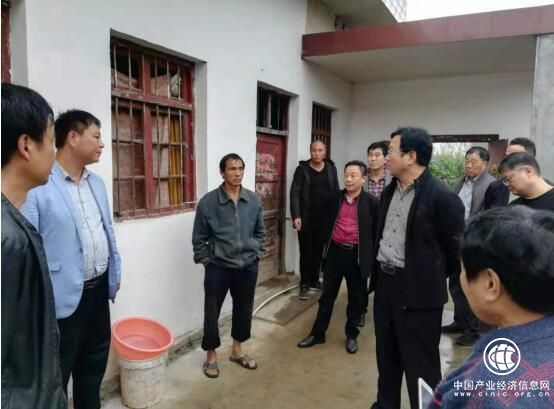 河南省南召县城郊乡开展第三季度“逐村观摩整乡推进”活动