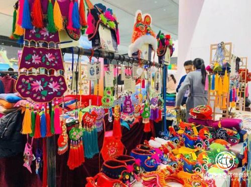 “沂蒙”文旅商品亮相无锡文博会 卞成飞手绣等参展