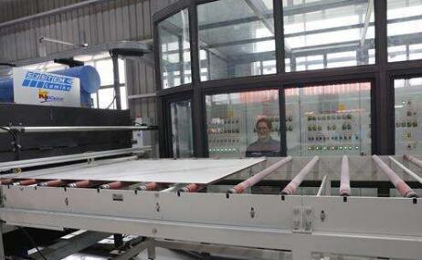 告别国外进口 我国首条3mm超薄岩板生产线在鄂投产