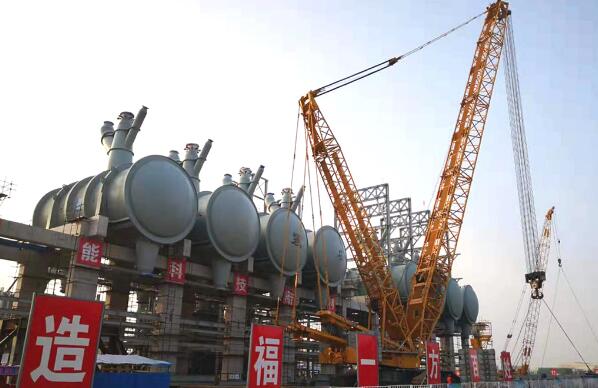 世界单套产能最大的丙烷脱氢项目反应器成功吊装就位
