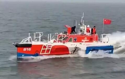 我国首艘可折叠三体船顺利完成海试