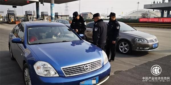 让党旗高高飘扬 市北公安民警奋战防疫一线勇当先锋