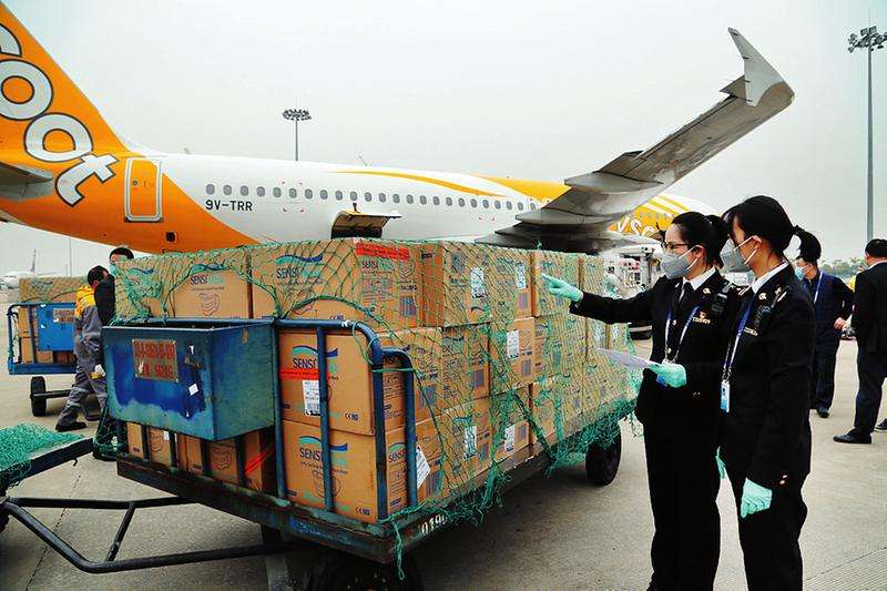 海关总署：8.7亿件疫情防控物资高效进口入境