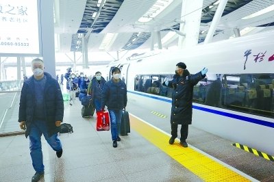 全国铁路开行务工专列助力复工复产