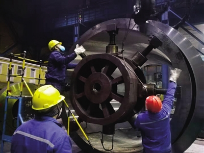 防疫情不停工 中国一重“挂表督战”保全年任务目标