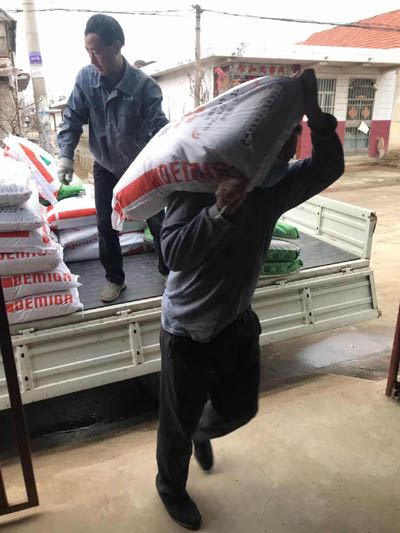 山东平邑：“合作社社长”变身“农资货郎”