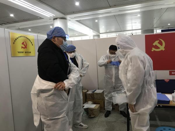 城阳区交通运输局全力筑牢机场疫情防控第一道防线