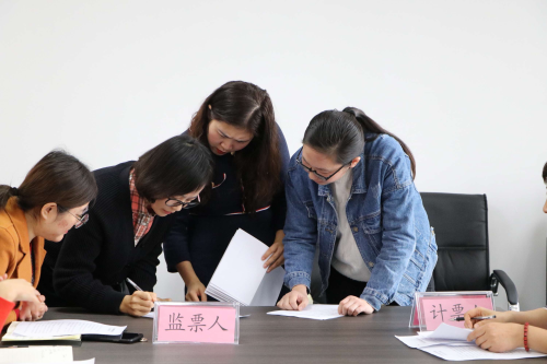 石绍华、王坤荣获“市直巾帼建功标兵”荣誉称号