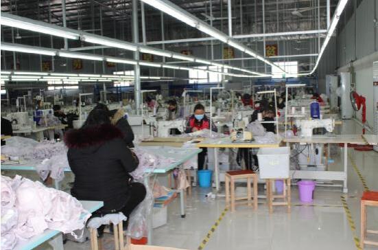 河南省方城县广阳镇扶贫车间提亮攻坚质量成色