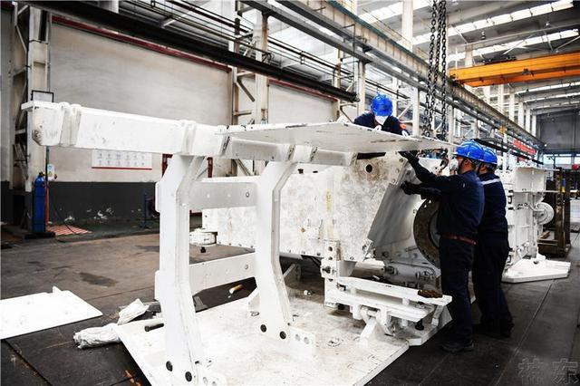 国内首套等高式采煤装备组装工作在神东有序推进