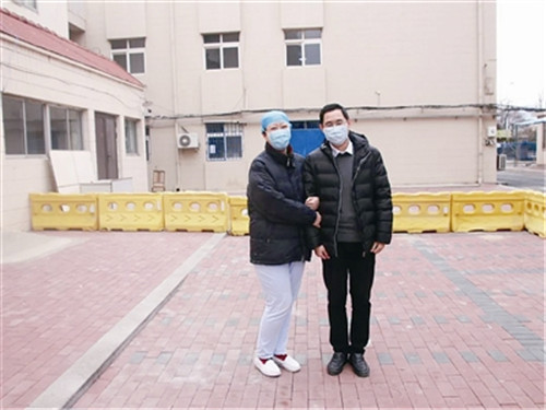  在定点医院，他们已坚持80天  ——青岛市胸科医院医生伉俪携手阻击疫情的故事