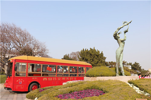 青岛复古观光巴士G1线路14日起恢复运行