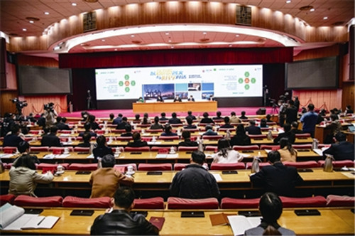 以时尚名义，与世界对话  青岛国际时尚城建设攻势推进情况质询会议现场实录