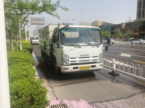 人行道尘土不超过10克/平方米 临沂市试点“深度保洁”模式