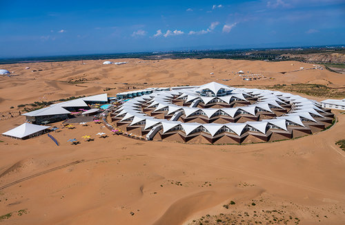 响沙湾：这里的沙子会“唱歌”