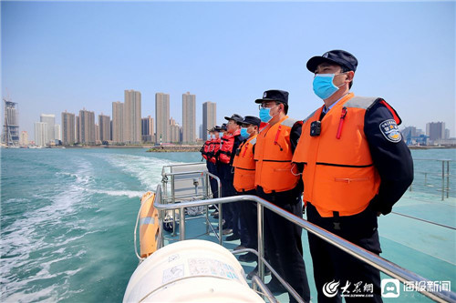 青岛：边检海关联合执法 严防疫情海上输入