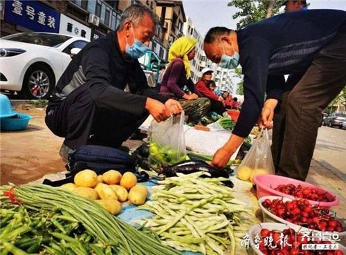 商贩有生计市民得便利 青岛创设“一小时市场”活了摊贩经济