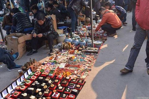 热评：“地摊经济”不能一哄而起