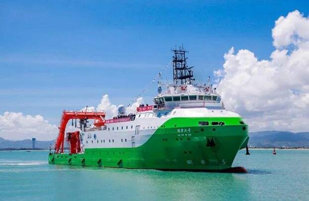 “探索二号”抵达三亚 深海产业再添利器