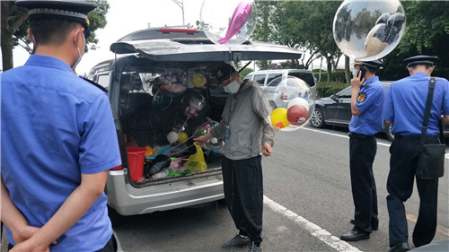 青岛：市区两级联动发力 开展沿海一线市容秩序专项整治