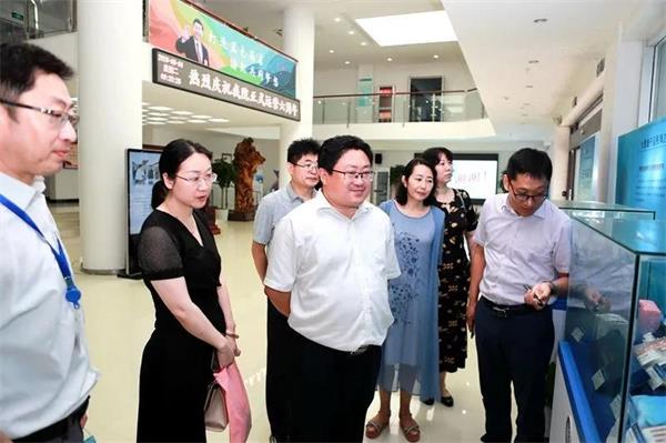致公党郭振栋驻会副主委率队到青岛海洋生物医药研究院调研