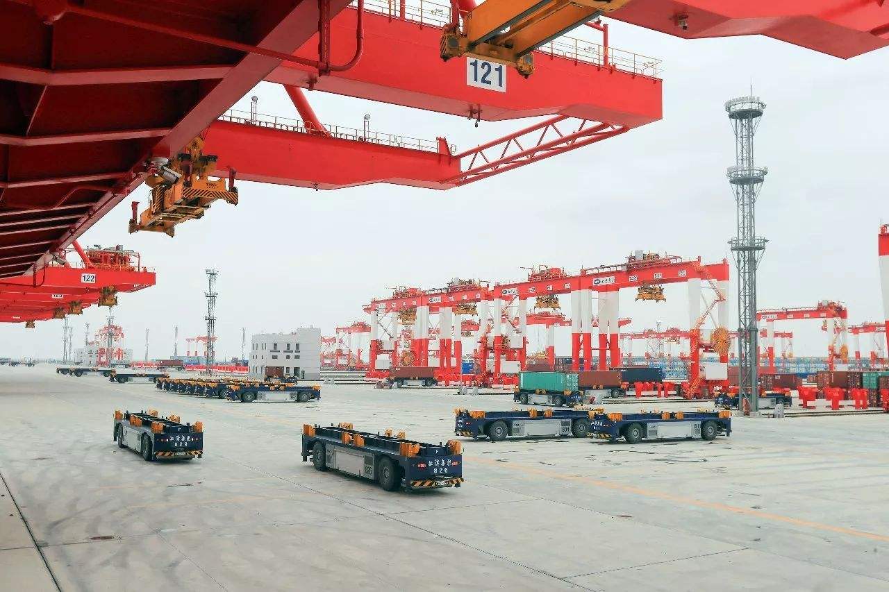 智慧码头和“联动接卸”齐发力 洋山港集装箱吞吐量创新高