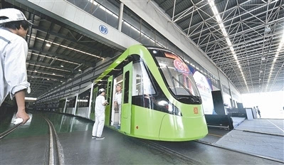 充电30秒能跑5公里 我国高能量型超级电容有轨电车下线