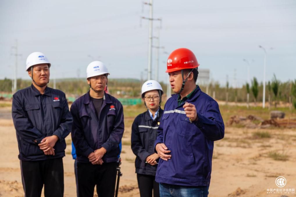 3赤峰市宁保冶金工业有限公司总经理陈叶介绍园区在建项目情况