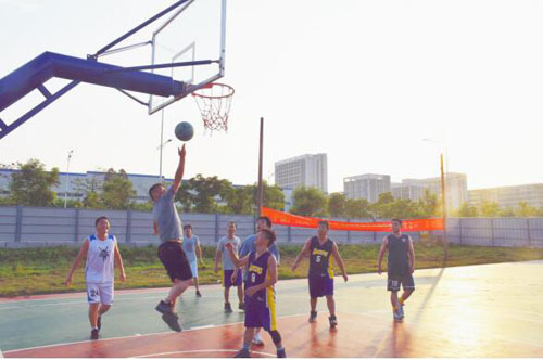 中铁广州局中科院明珠科学园项目部组织“青春杯”篮球友谊联赛