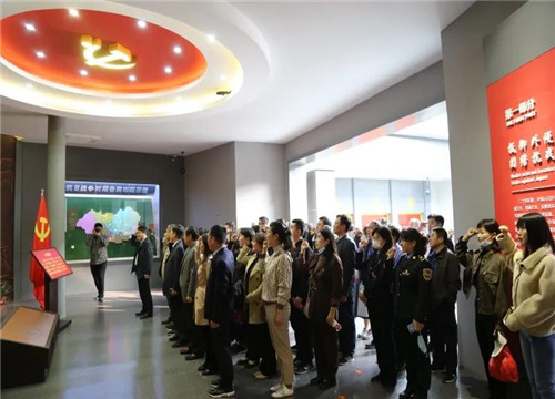 枣庄市人社局到山亭区开展主题党日活动