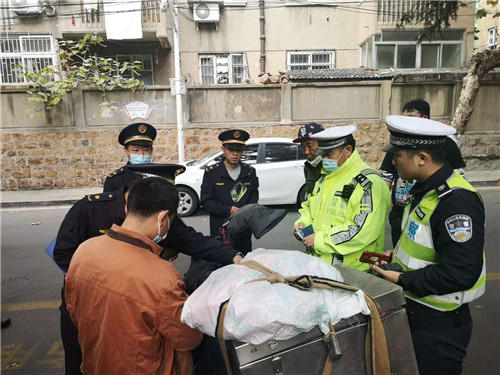 开锁、刻章……再乱贴乱画“小广告”，可能入刑！