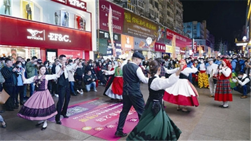 在青岛体验地道的澳门风情 