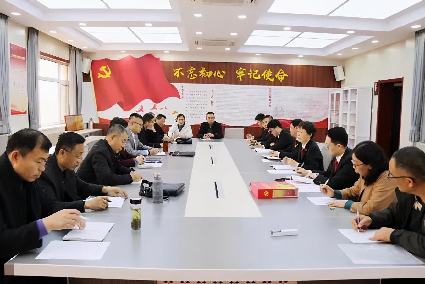 学习十九届五中全会精神——黄河涯法庭与镇实验小学开展联学共建活动