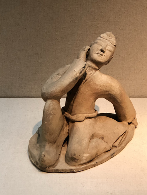 【博物·琅琊】泥质白陶舞俑：舞动南北朝风情